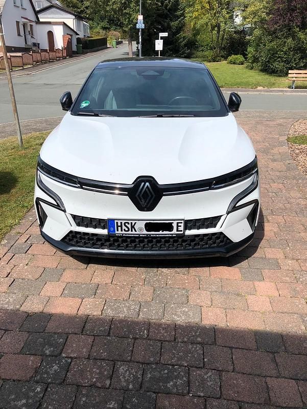 Weiß Gebraucht 2022 Renault Mégane Techno Limousine | 23.900 € (Superpreis) - Bild 1/4