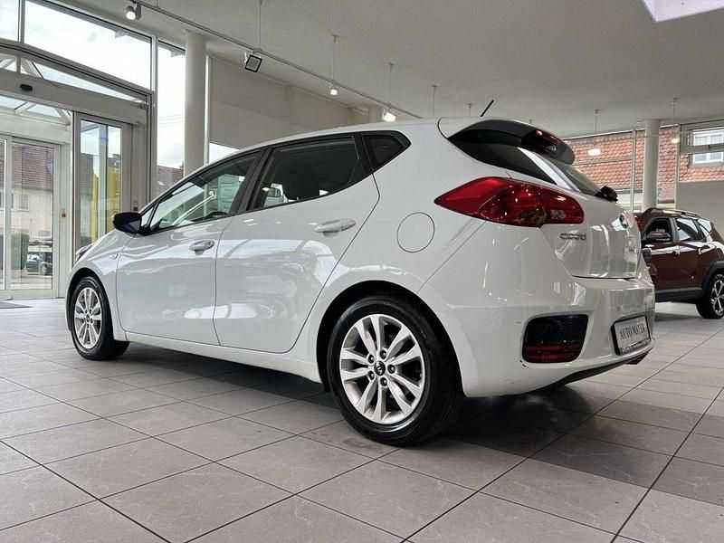 Gebraucht Kia Ceed Edition 7 99 PS (72 kW) 2017 Weiß Kleinwagen