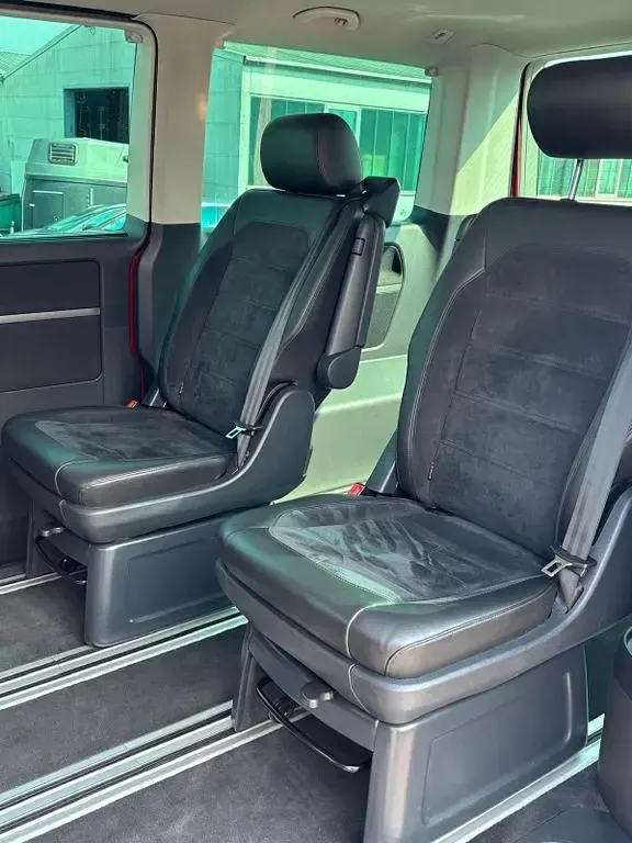 Gebraucht VW Multivan 204 PS (150 kW) 2019 Rot Van / Kleinbus