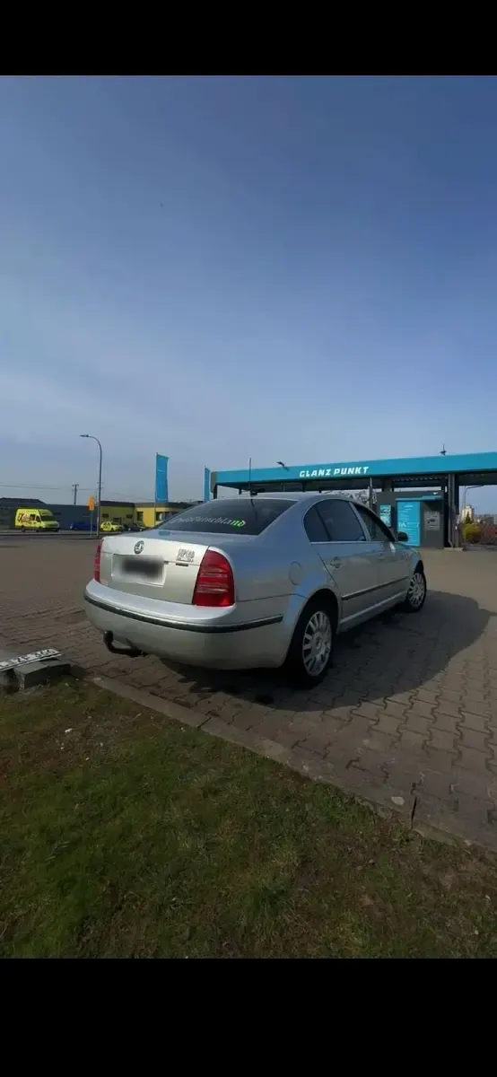 Gebraucht Skoda Superb 131 PS (96 kW) 2004 Silber Limousine