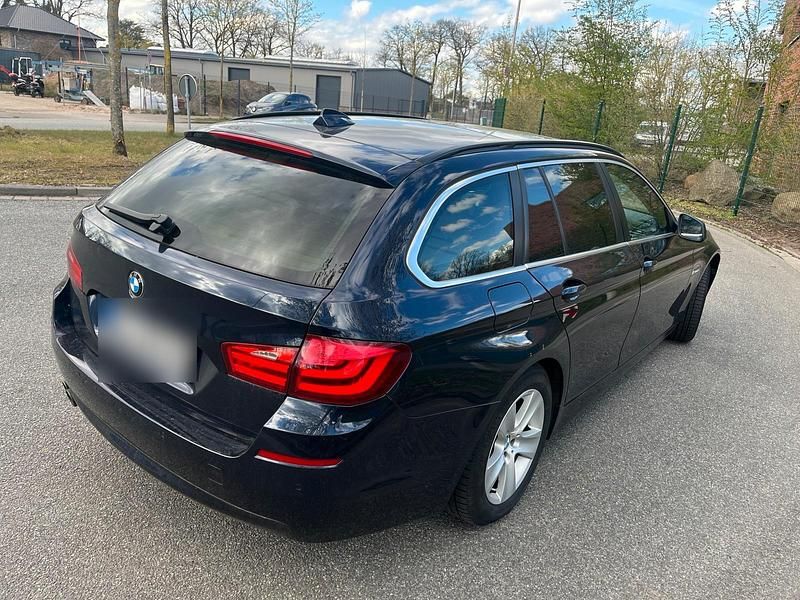 Gebraucht BMW 530 Sport Line 245 PS (180 kW) 2010 Blau Kombi