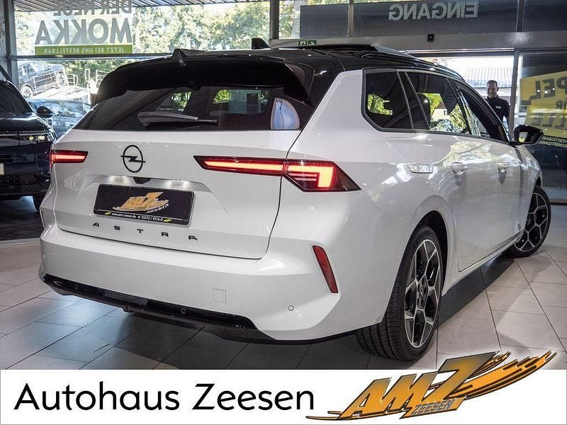 Neu Opel Astra 131 PS (96 kW) 2025 Weiß Kombi