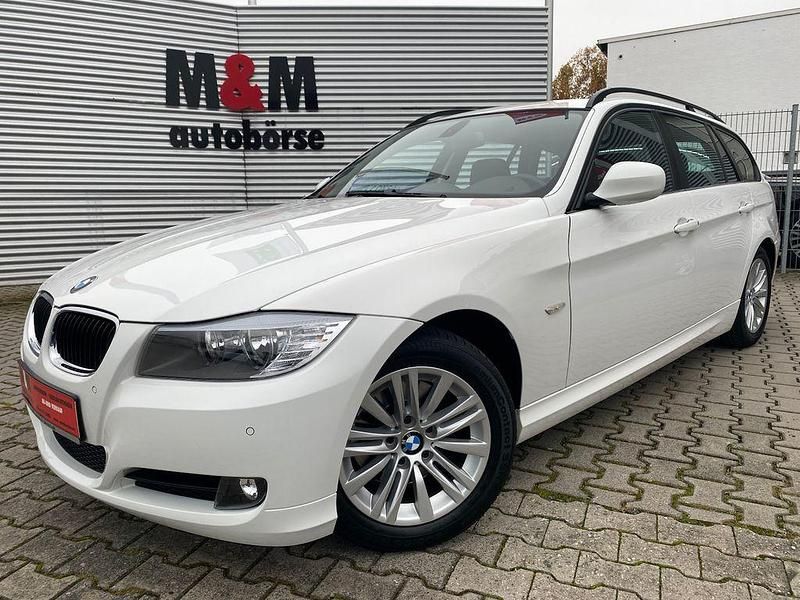 Weiß Gebraucht 2008 BMW 318 Comfort Edition Kombi | 6.900 € (Teuer) - Bild 1/4