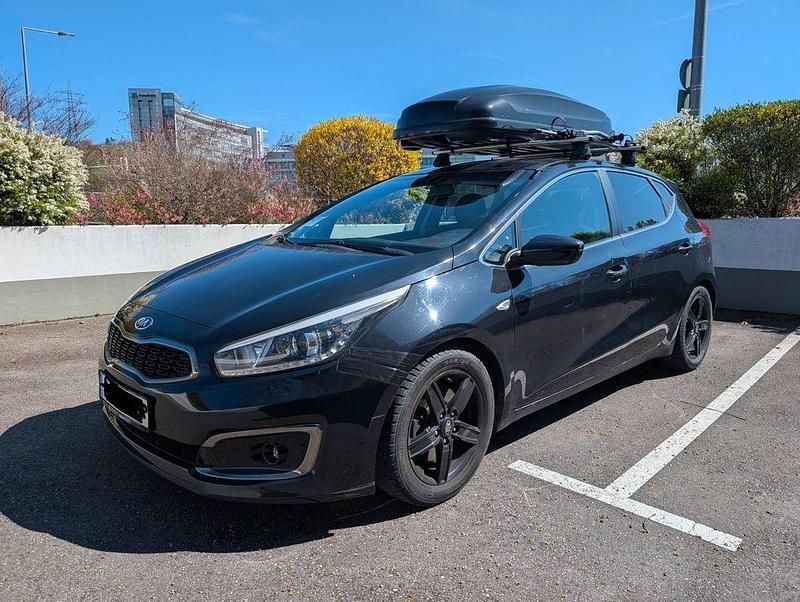 Gebraucht Kia Ceed DREAM-TEAM Edition 101 PS (74 kW) 2015 Schwarz Kleinwagen