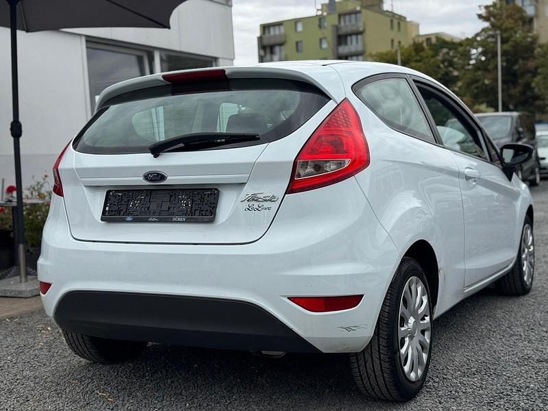 Gebraucht Ford Fiesta Trend 60 PS (44 kW) 2009 Weiß Kleinwagen
