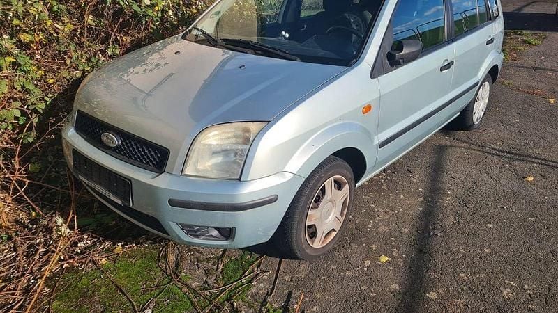 Grün Gebraucht 2004 Ford Fusion Limousine | 549 € - Bild 1/4