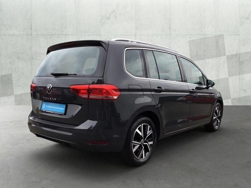 Gebraucht VW Touran Highline 150 PS (110 kW) 2022 Grau Van / Kleinbus