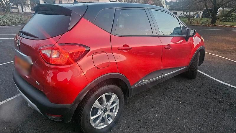 Gebraucht Renault Captur 120 PS (88 kW) 2015 Rot SUV