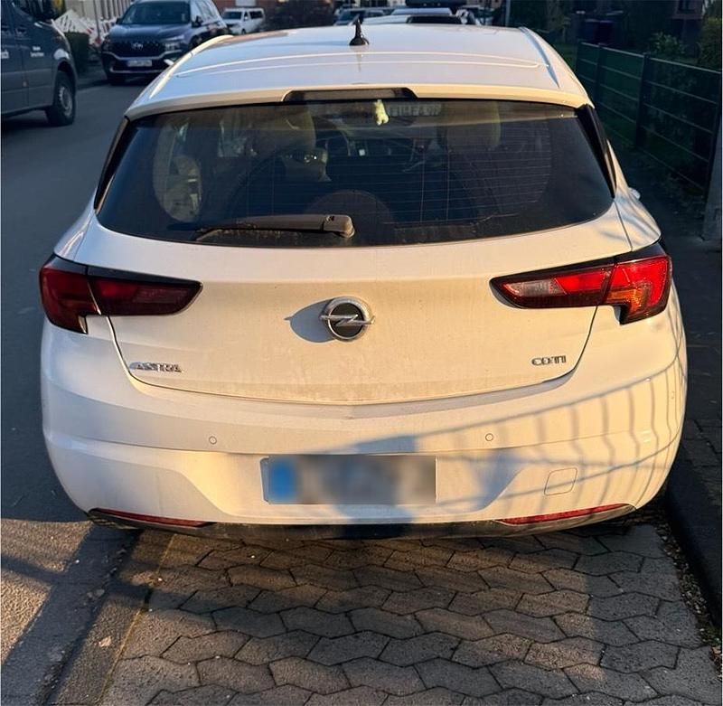 Gebraucht Opel Astra Edition 110 PS (80 kW) 2019 Weiß Limousine
