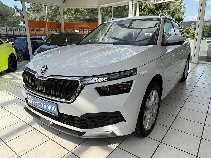 Moonweiss metallic (metallic) Gebraucht 2020 Skoda Kamiq Style SUV | 21.890 € (Fairer Preis) - Bild 1/4