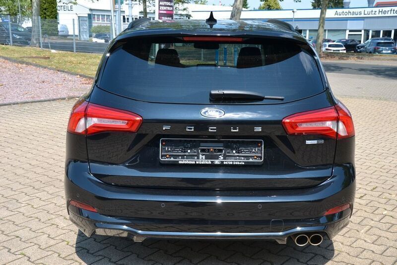 Gebraucht Ford Focus ST-Line X 125 PS (91 kW) 2020 Schwarz Limousine