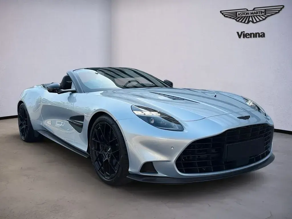 Neu Aston Martin Vanquish 835 PS (614 kW) 2026 Silber