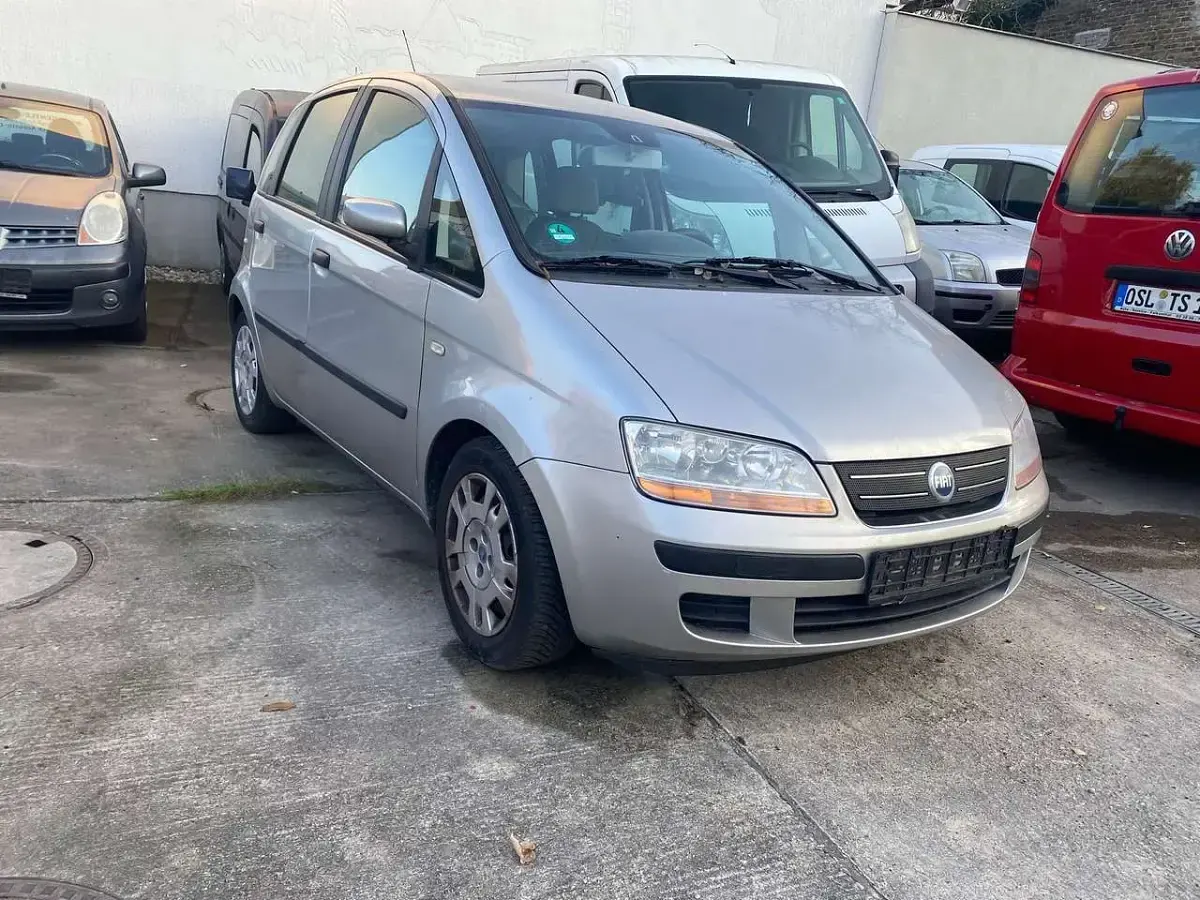Gebraucht Fiat Idea Dynamic 95 PS (69 kW) 2004 Grau electro/steel/palladio Van / Kleinbus