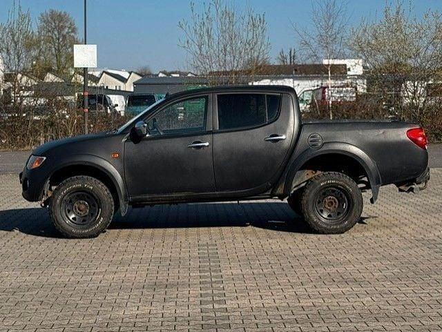 Gebraucht Mitsubishi L200 136 PS (100 kW) 2008 Schwarz Pickup