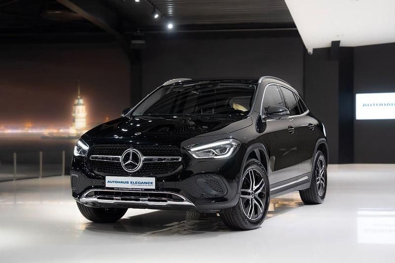 Kosmosschwarz metalliclack Gebraucht 2021 Mercedes GLA250 Business SUV | 33.980 € (Fairer Preis) - Bild 1/4