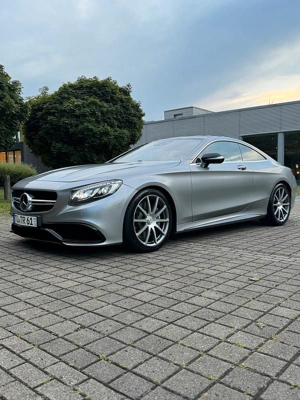 Grau Gebraucht 2015 Mercedes S63 AMG AMG Coupé | 69.999 € (Teuer) - Bild 1/4