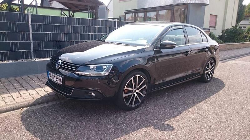 Gebraucht VW Jetta Highline 160 PS (117 kW) 2013 Schwarz Limousine