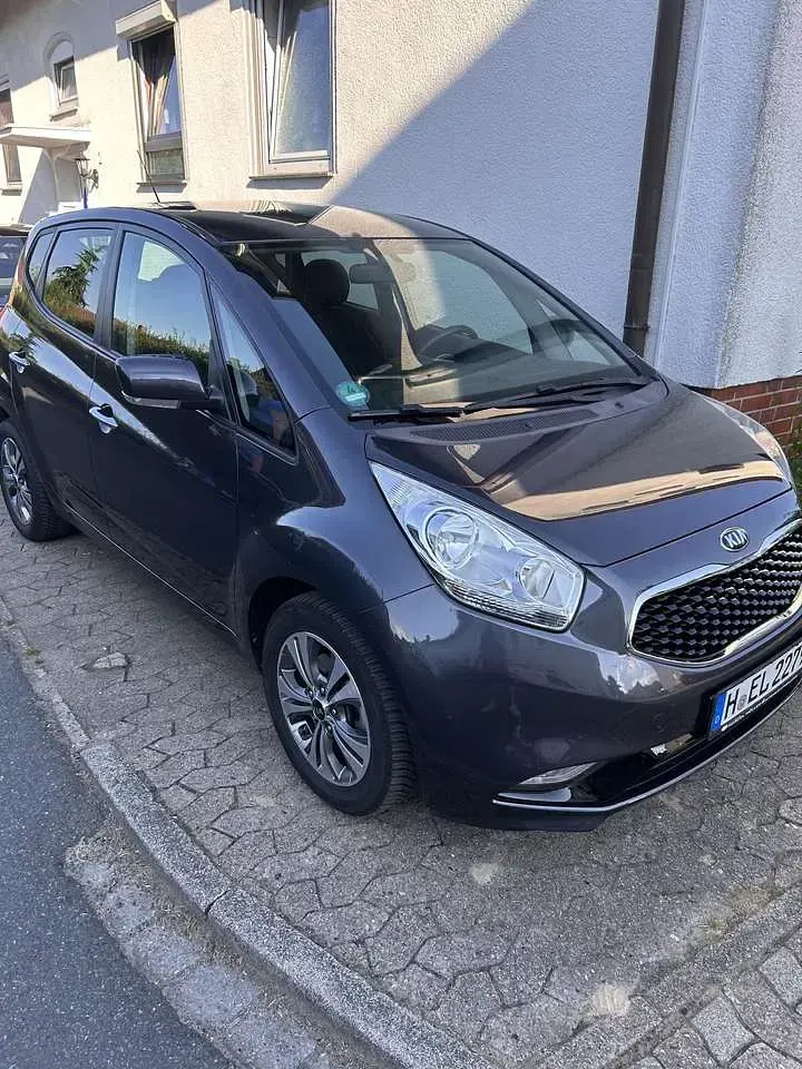 Gebraucht Kia Venga DREAM-TEAM Edition 90 PS (66 kW) 2018 Grau Kleinwagen
