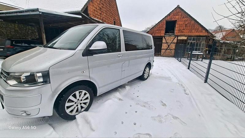 Gebraucht VW Caravelle 180 PS (132 kW) 2013 Silber Van / Kleinbus