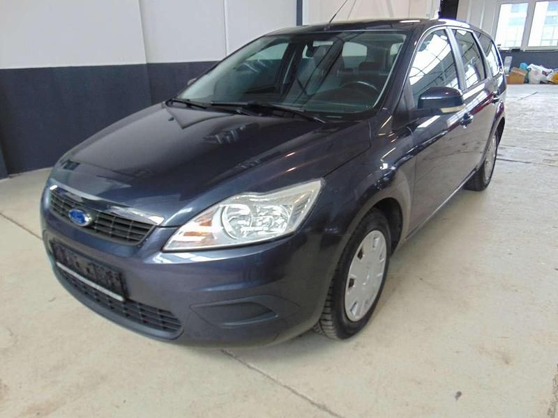 Gebraucht Ford Focus Style 101 PS (74 kW) 2010 Royalgrau met. Kombi