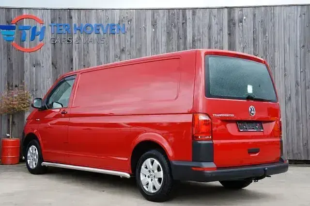 Gebraucht VW T6 150 PS (110 kW) 2019 Rot Van