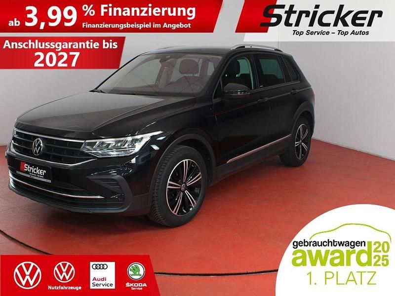 Gebraucht VW Tiguan Active 131 PS (96 kW) 2022 Deep black perleffekt (metallic) SUV