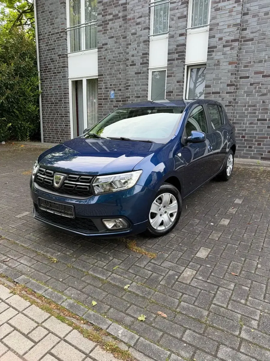 Używany Dacia Sandero 90 KM (66 kW) 2017 Niebieski Hatchback