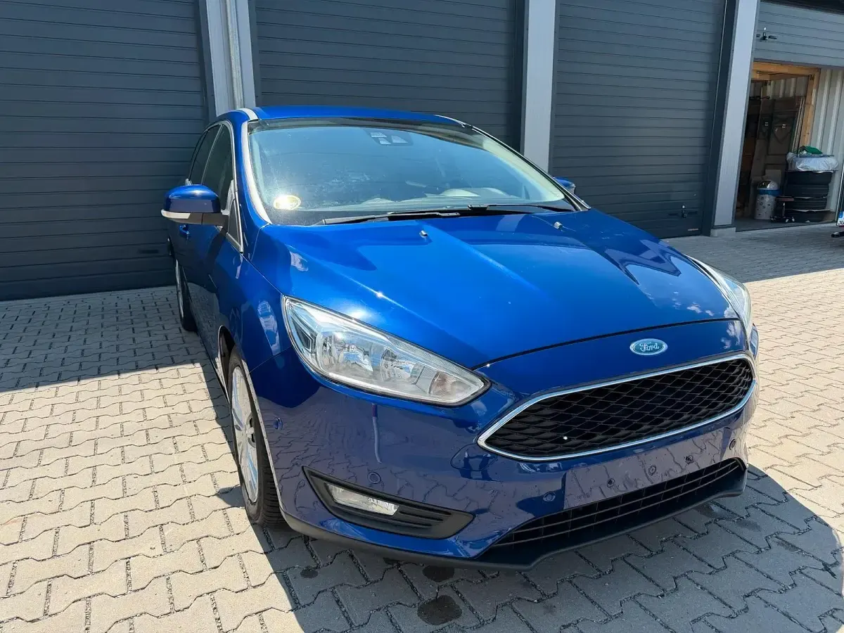 Gebraucht Ford Focus Titanium 125 PS (91 kW) 2017 Blau Kombi