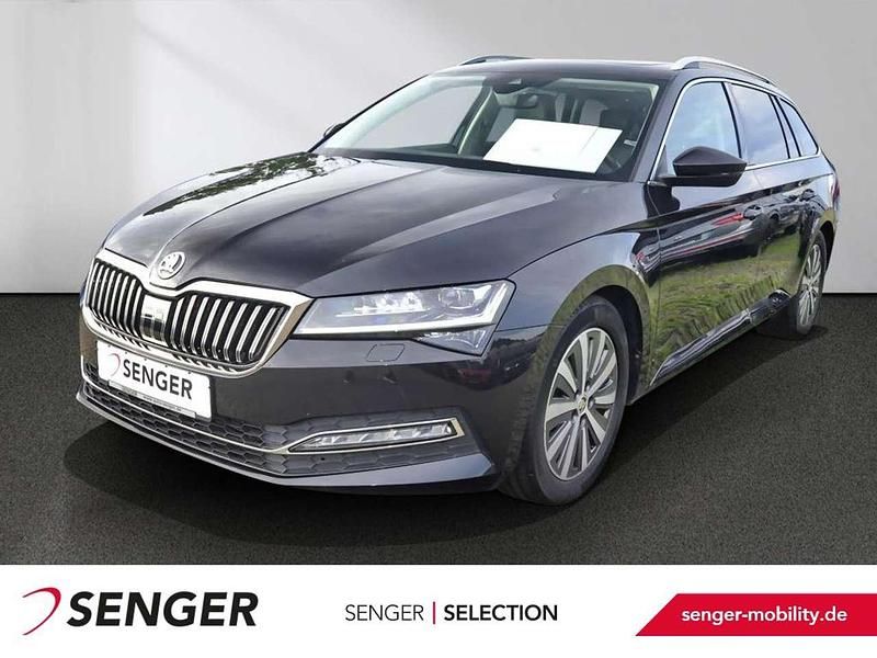 Black magic perleffekt Gebraucht 2021 Skoda Superb Style Kombi | 27.680 € (Teuer) - Bild 1/4