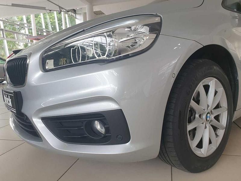 Gebraucht BMW 220 Active Tourer 192 PS (141 kW) 2016 Silber Van / Kleinbus