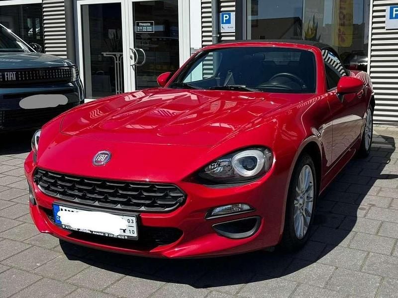 Gebraucht Fiat 124 Spider 140 PS (102 kW) 2017 Colore esterno (red (solid)) Cabrio