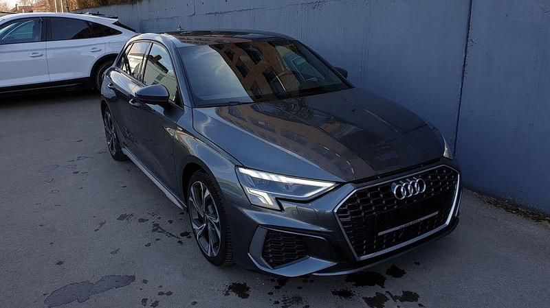 Gebraucht Audi A3 S-Line 150 PS (110 kW) 2022 Grau Limousine