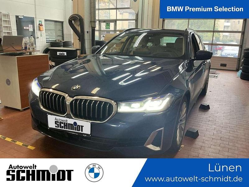 Gebraucht BMW 530e Luxury Line 292 PS (214 kW) 2021 Phytonicblau metallic Kombi