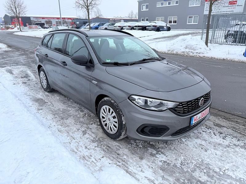 Gebraucht Fiat Tipo Pop 95 PS (69 kW) 2017 Grau Kombi