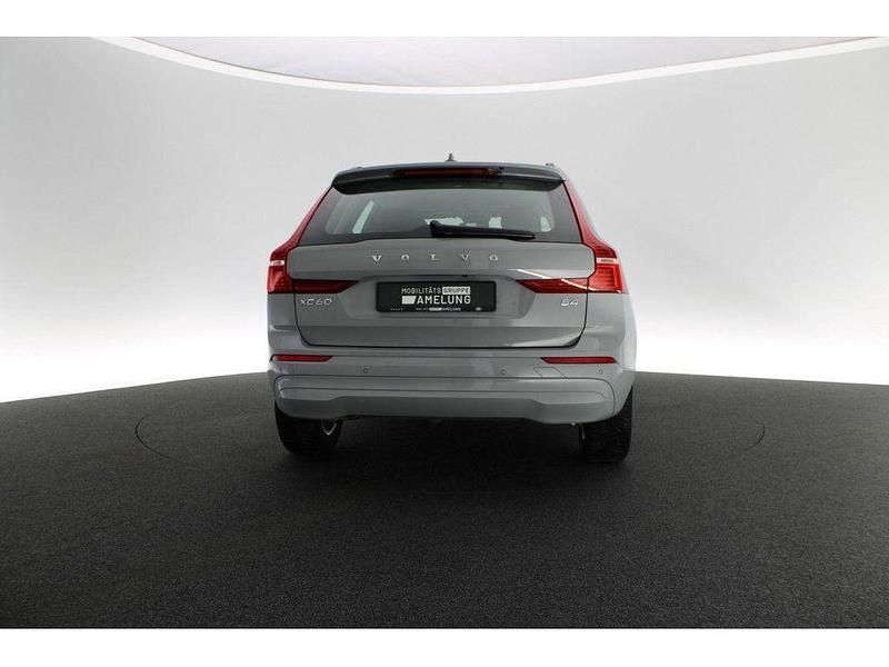 Gebraucht Volvo XC60 Core 197 PS (144 kW) 2023 Grau SUV