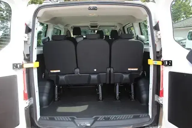 Usata Ford Transit Custom 105 CV (77 kW) 2021 Bianco Station wagon