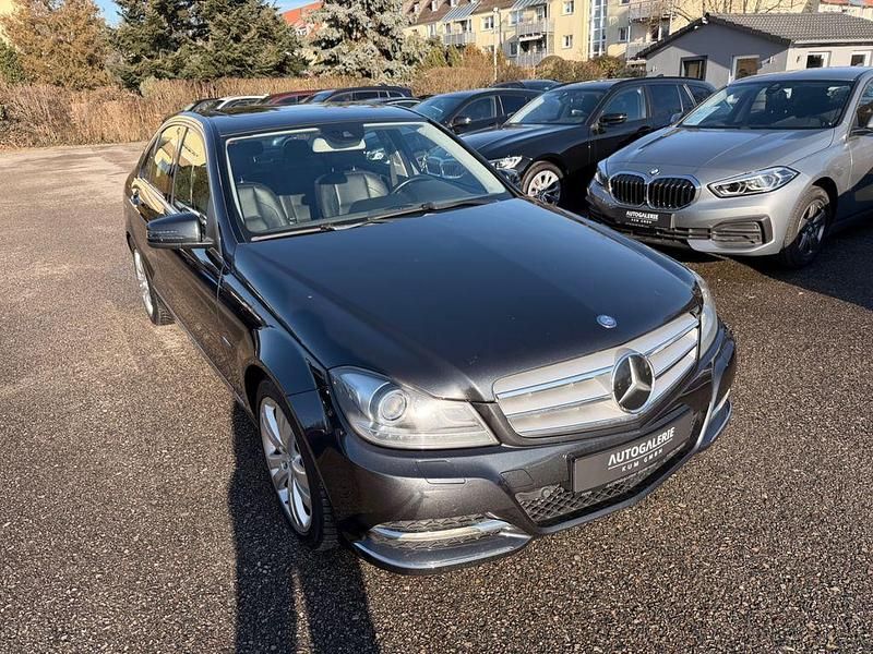 Schwarz Gebraucht 2012 Mercedes C250 Limousine | 10.800 € (Fairer Preis) - Bild 1/4