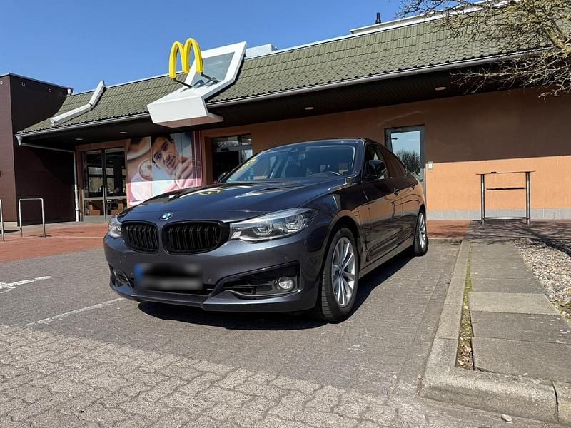 Gebraucht BMW 330 Sport Line 252 PS (185 kW) 2017 Grau Limousine