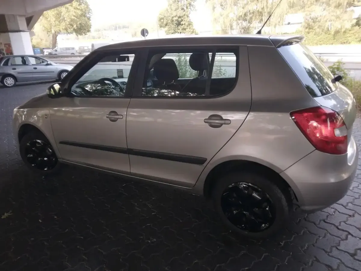 Gebraucht Skoda Fabia 69 PS (50 kW) 2011 Beige Kleinwagen