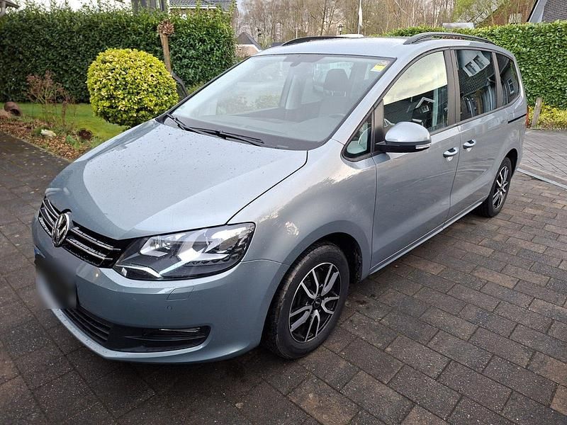 Gebraucht VW Sharan 140 PS (102 kW) 2015 Grau Van / Kleinbus