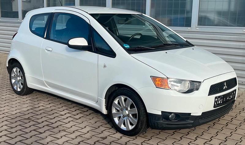 Gebraucht Mitsubishi Colt 75 PS (55 kW) 2012 Weiß Kleinwagen