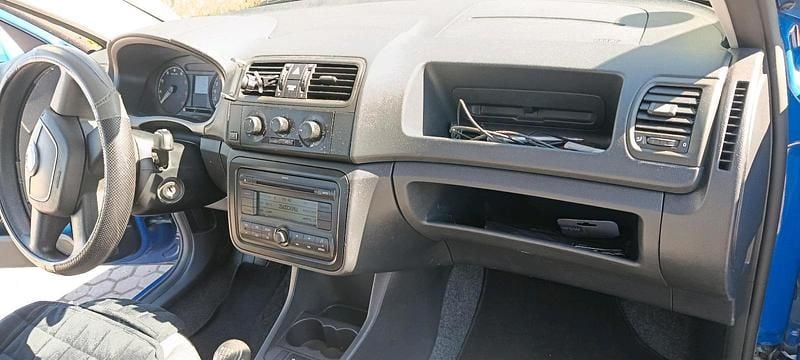 Używany Skoda Fabia 60 KM (44 kW) 2009 Niebieski Hatchback