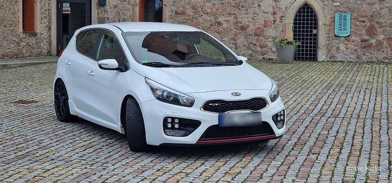 Gebraucht Kia Ceed GT-Track 204 PS (150 kW) 2015 Weiß Kleinwagen