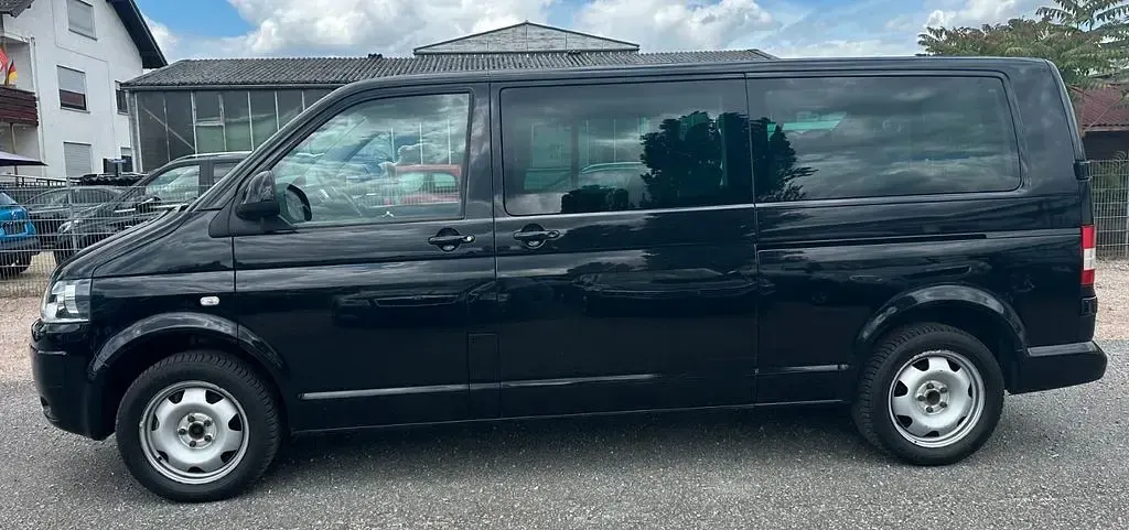 Gebraucht VW Caravelle Comfortline 179 PS (131 kW) 2010 Schwarz Van
