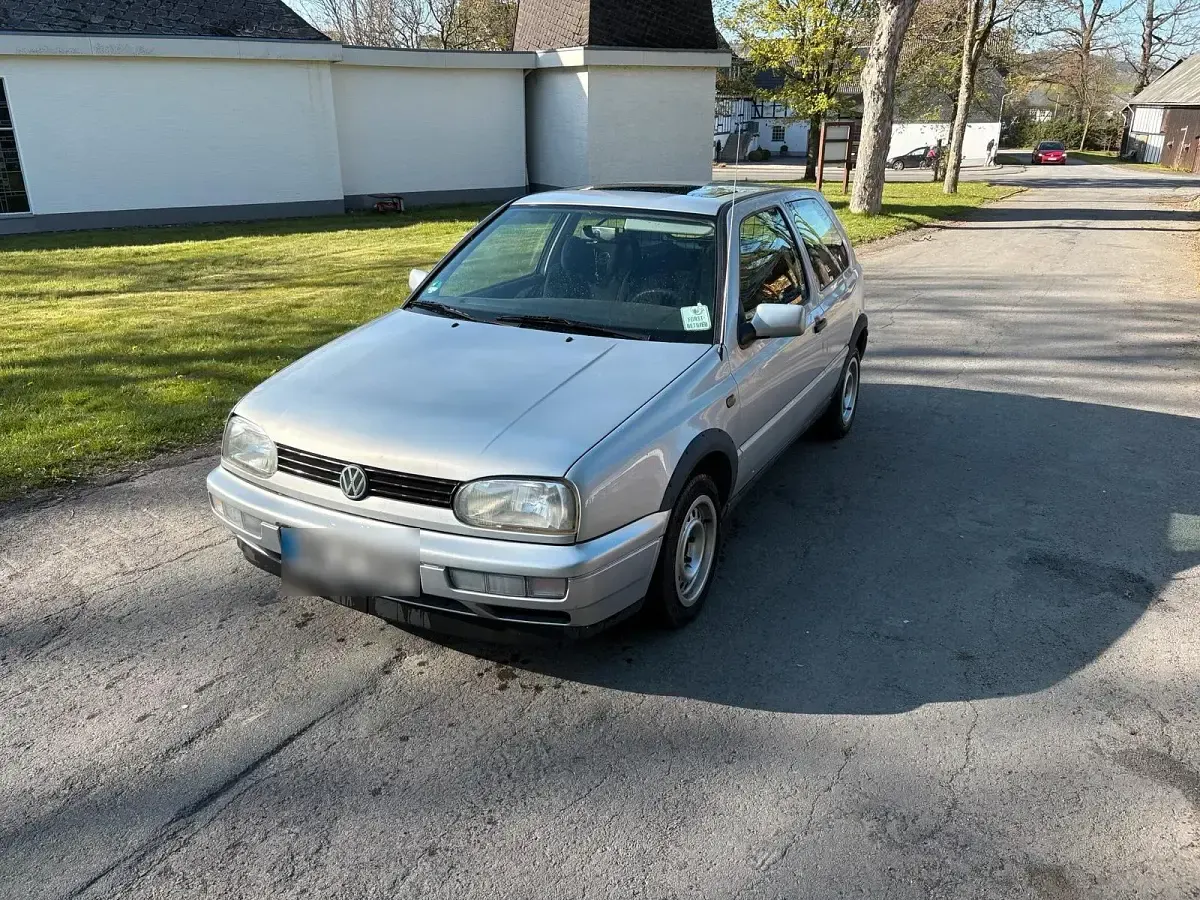 Second-hand VW Golf III 75 CP (55 kW) 1997 Argintiu Hatchback