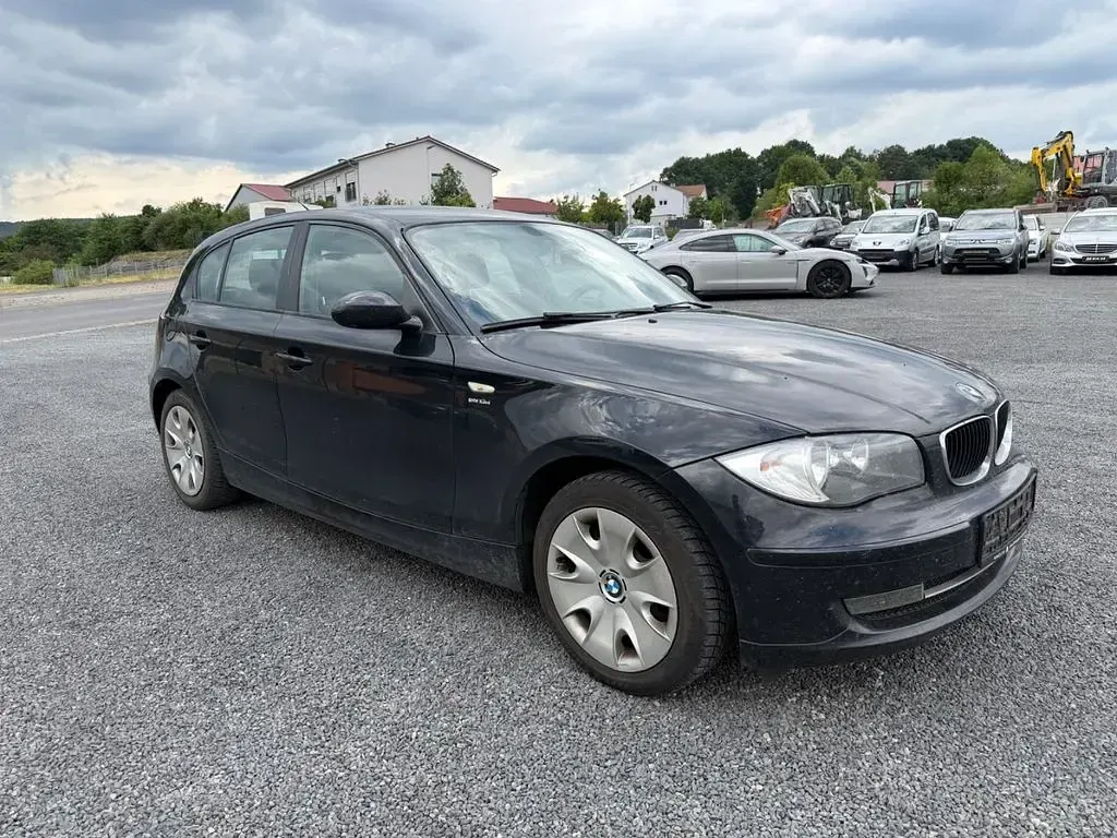 Gebraucht BMW 116 116 PS (85 kW) 2009 Schwarz Kleinwagen