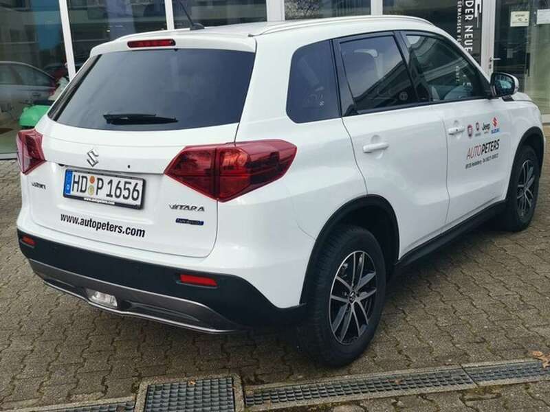 Gebraucht Suzuki Vitara Comfort+ 102 PS (75 kW) 2022 Cool white pearl metallic SUV