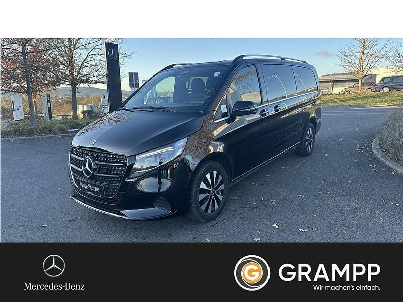 Schwarz Gebraucht 2024 Mercedes V300 Van / Kleinbus | 80.880 € (Teuer) - Bild 1/4