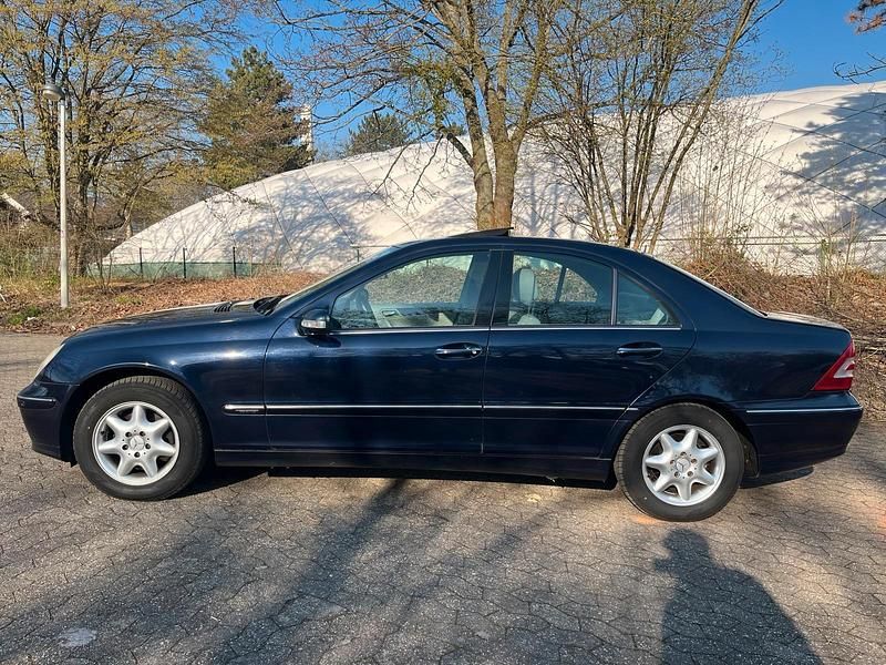 Gebraucht Mercedes C220 150 PS (110 kW) 2007 Blau Limousine