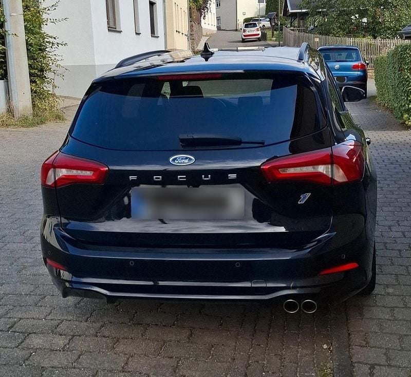 Używany Ford Focus ST-Line 120 KM (88 kW) 2018 Czarny Kombi